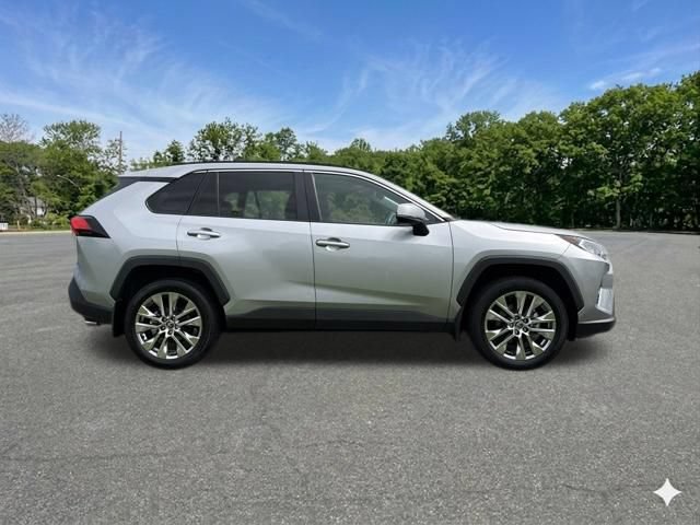 Used 2020 Toyota RAV4 XLE Premium AWD/4WD image 10
