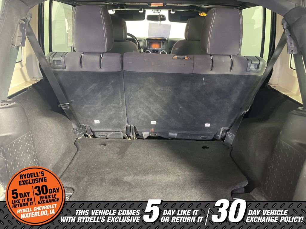 Used 2016 Jeep Wrangler Unlimited Sahara w/ Connectivity Group image 21