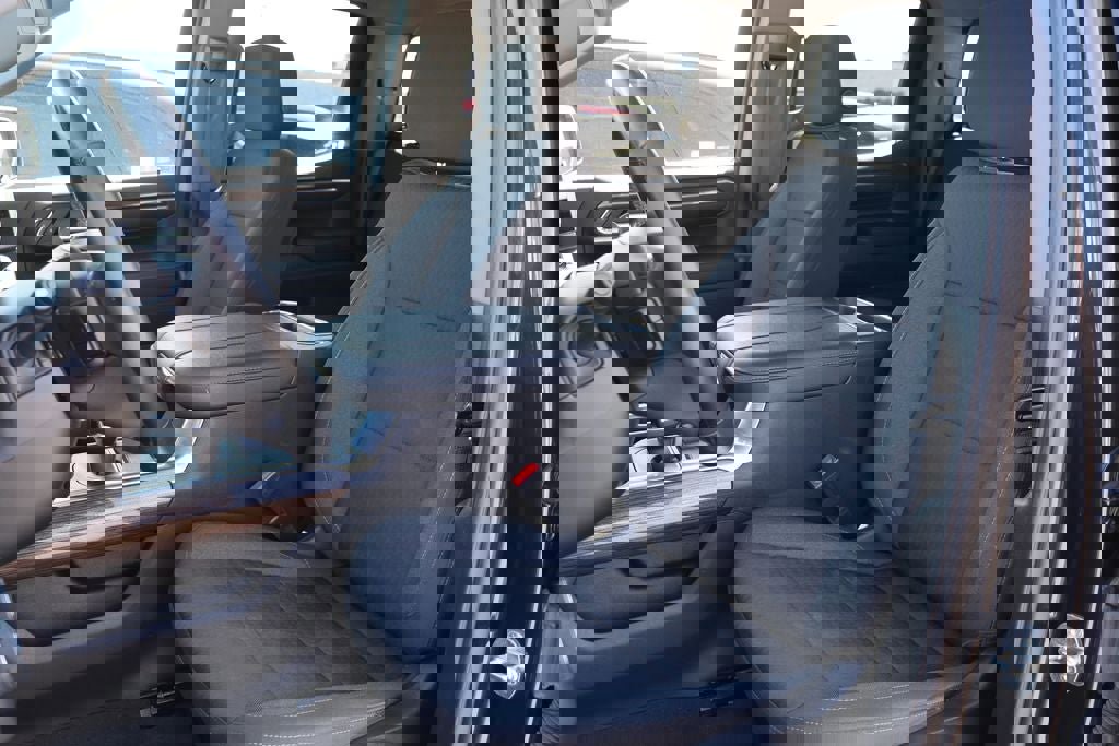 Used 2023 Chevrolet Silverado 1500 LT w/ Convenience Package II AWD/4WD image 14