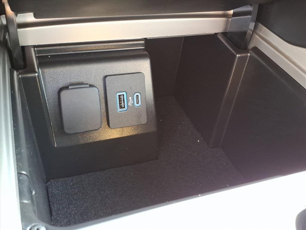 Used 2022 Ford Explorer XLT w/ Equipment Group 202A image 19