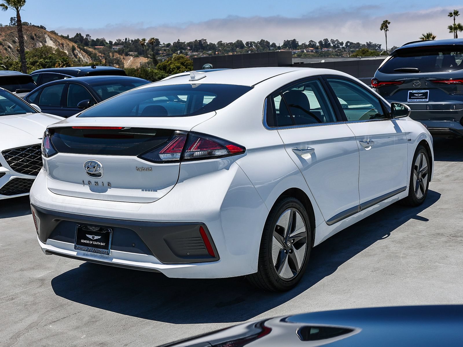 Used 2020 Hyundai Ioniq Limited FWD image 4