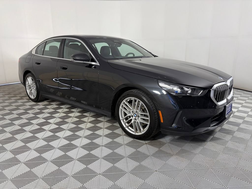 Used 2024 BMW 530i xDrive image 1