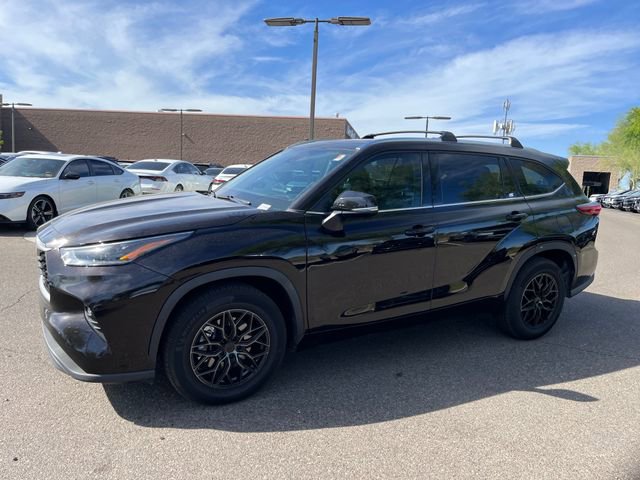 Used 2021 Toyota Highlander XLE FWD 360° Tour