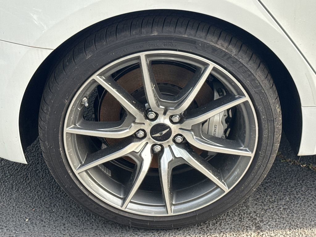 Used 2025 Genesis G70 2.5T RWD image 17