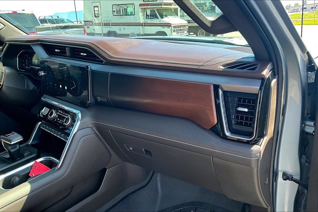 Used 2023 GMC Sierra 1500 Denali w/ Denali Reserve Package AWD/4WD image 17