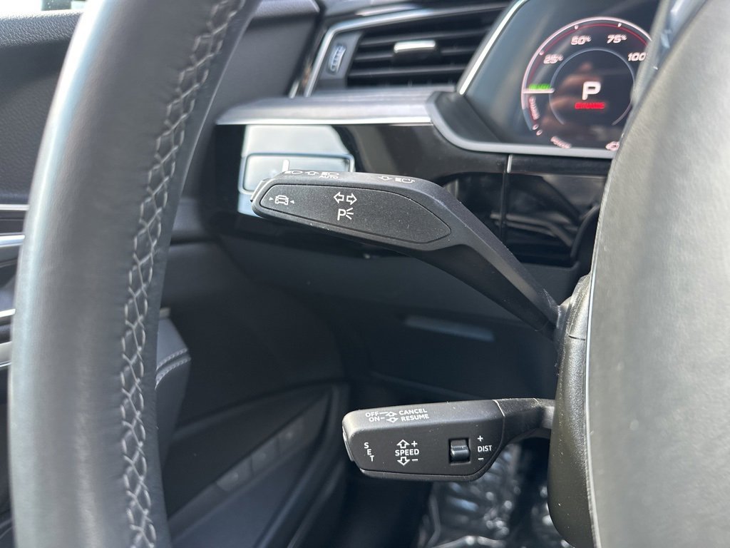 Used 2024 Audi Q8 e-tron Prestige image 32