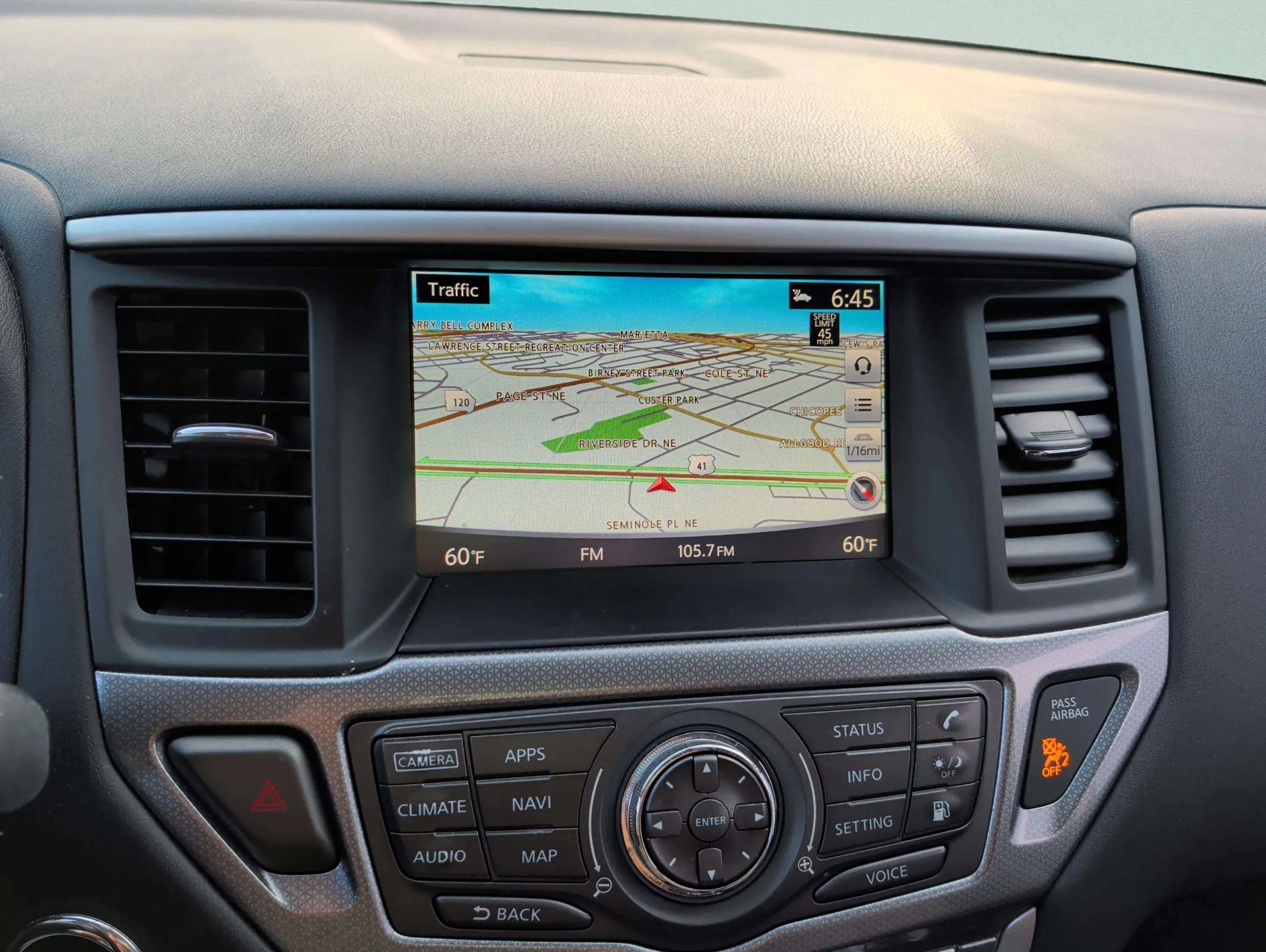 Used 2020 Nissan Pathfinder SL image 26