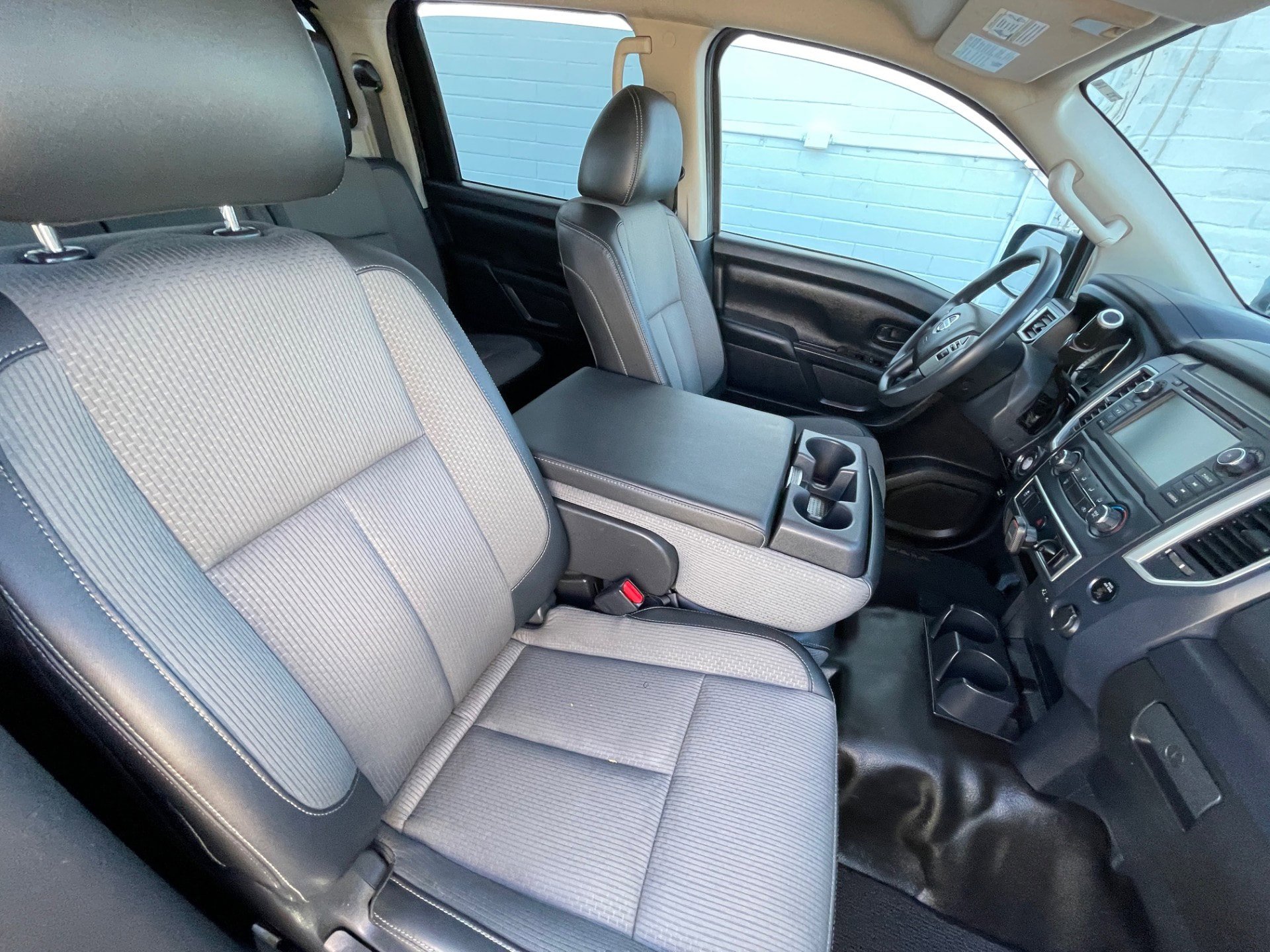 Used 2019 Nissan Titan S RWD image 23