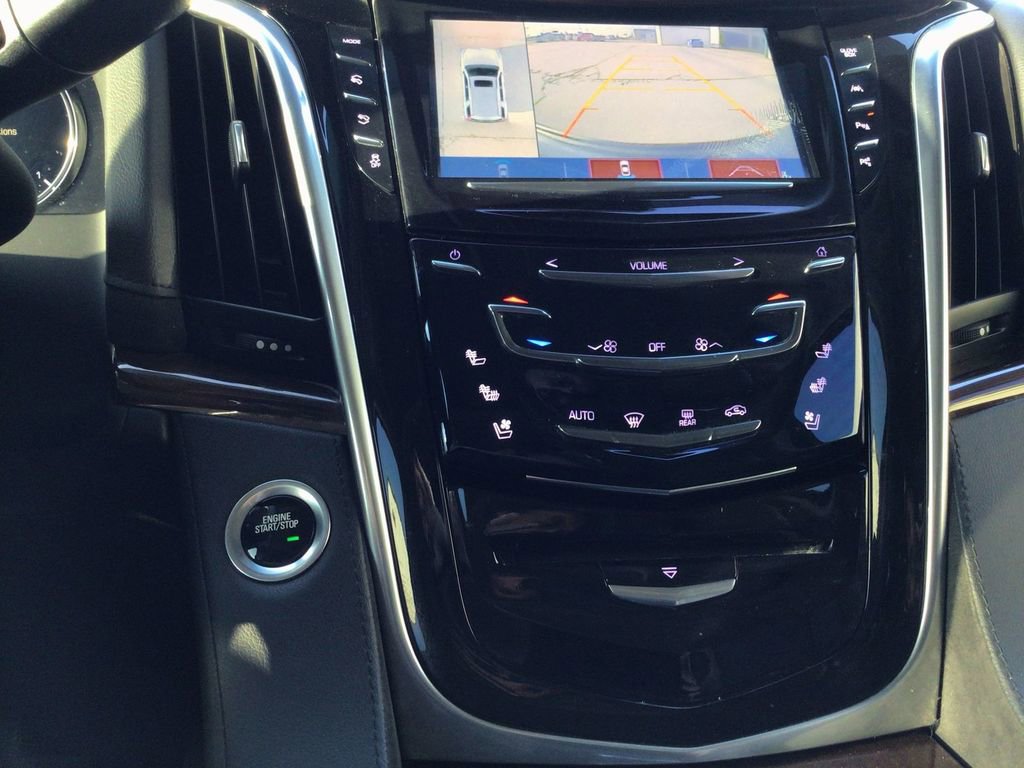 Used 2019 Cadillac Escalade Premium Luxury w/ Escalade Sport Edition image 15