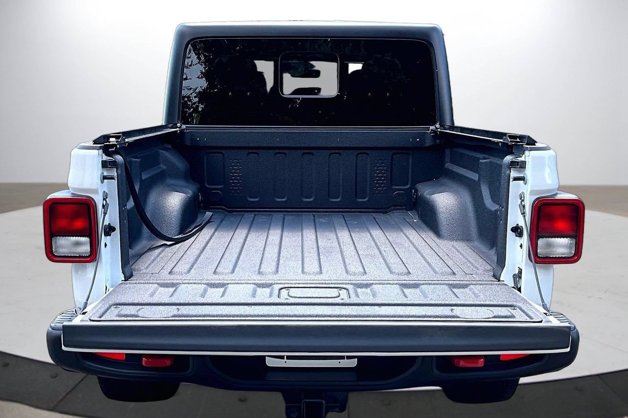 Used 2021 Jeep Gladiator Rubicon AWD/4WD image 25