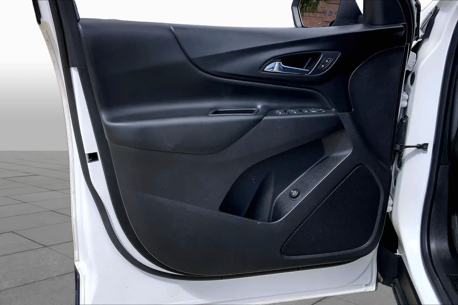 Used 2020 Chevrolet Equinox LT FWD image 22