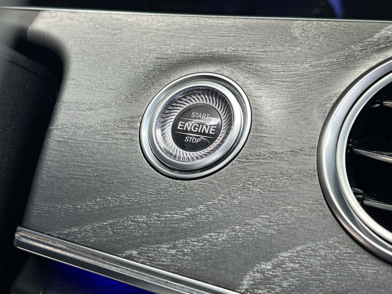 Certified 2021 Mercedes-Benz E 350 4MATIC Sedan w/ Premium Package image 31