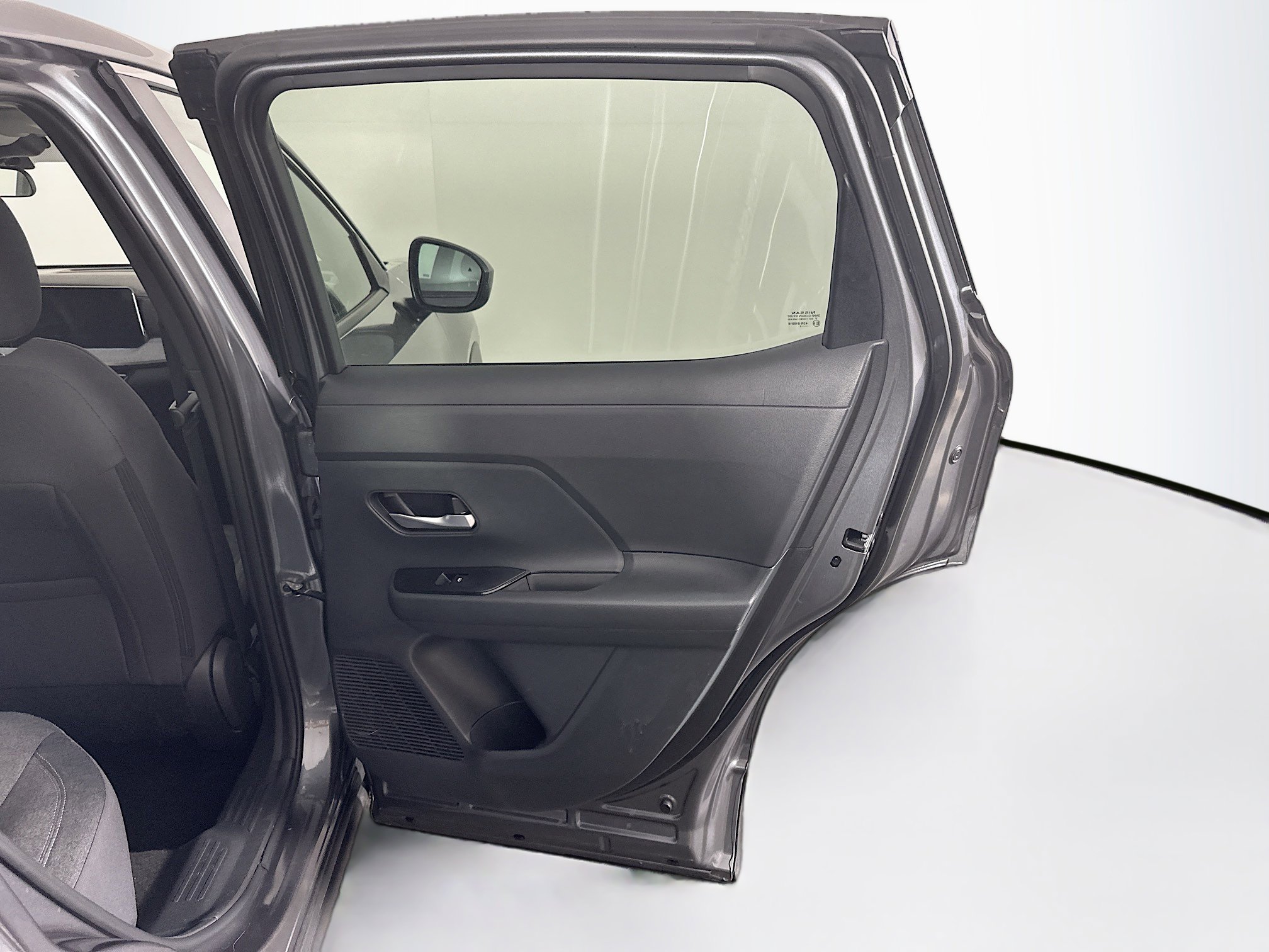 Used 2025 Nissan Kicks SV image 28