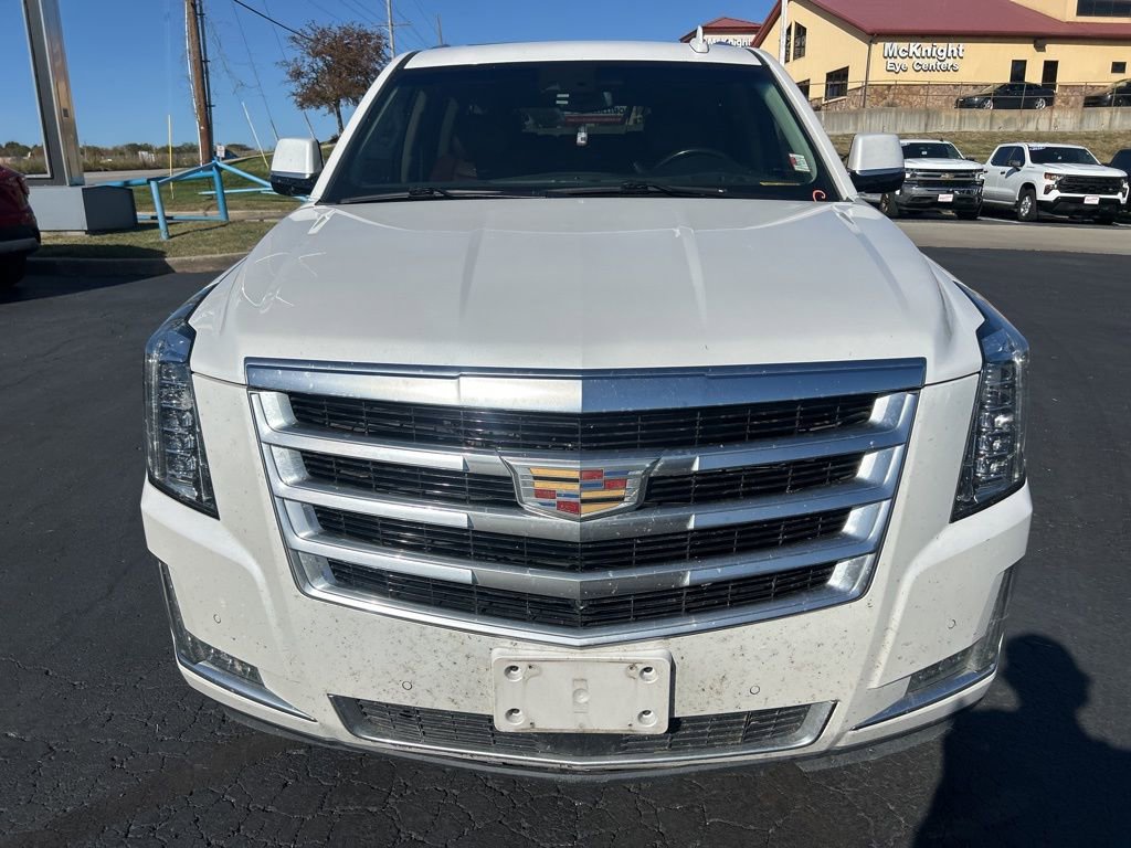 Used 2019 Cadillac Escalade ESV Premium Luxury image 2