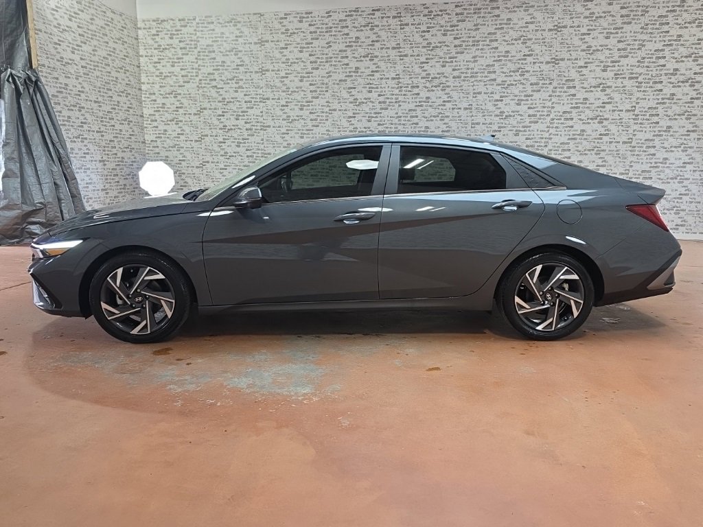 Certified 2024 Hyundai Elantra Limited image 4