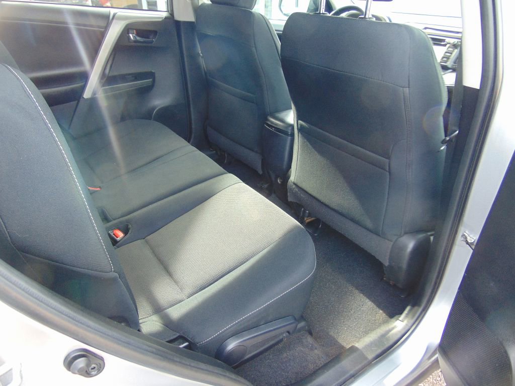 Used 2018 Toyota RAV4 XLE w/ Plus Extra Value Package image 4