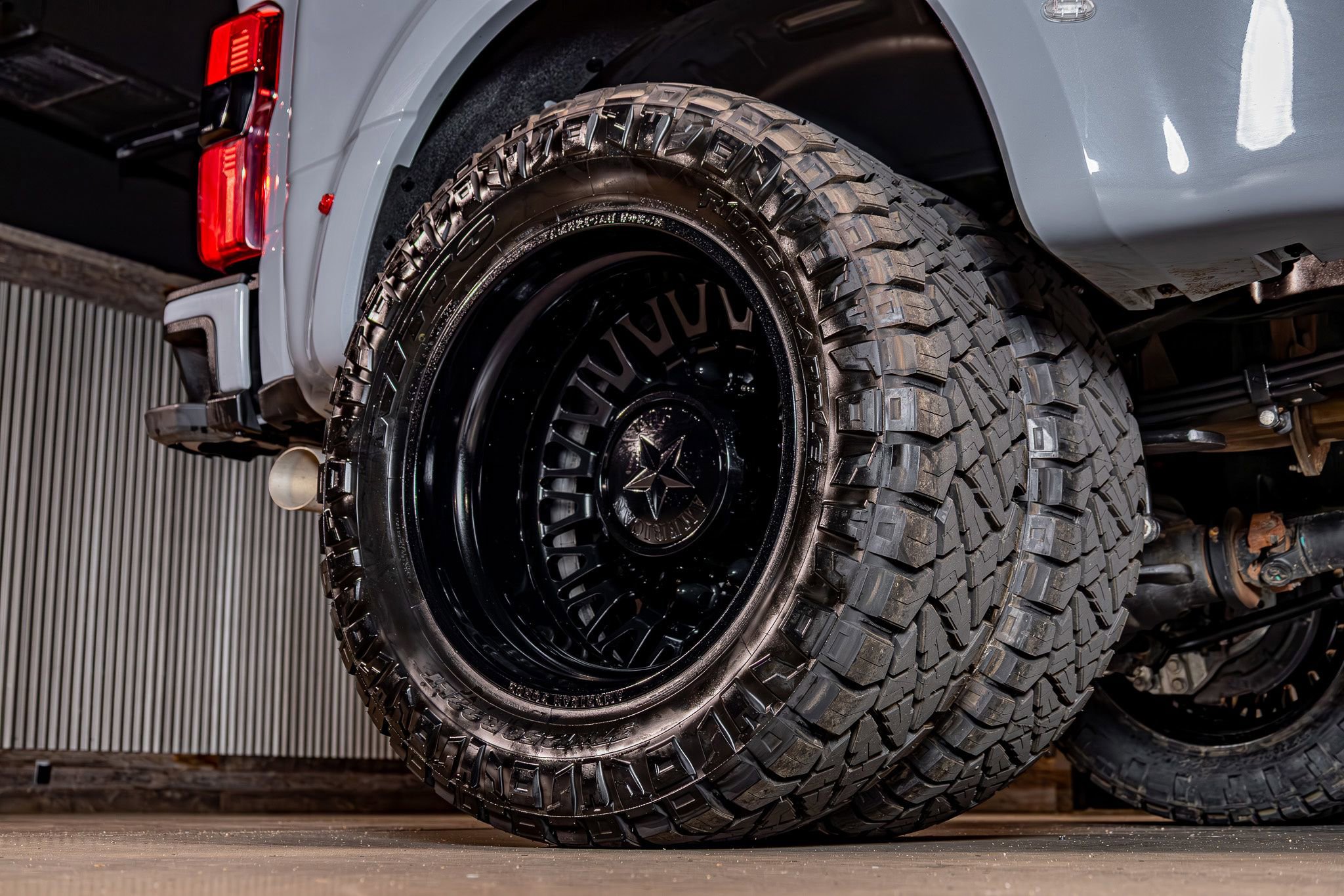 Used 2025 Ford F450 Platinum w/ FX4 Off-Road Package image 12