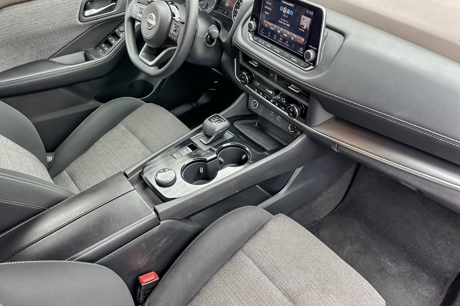 Used 2023 Nissan Rogue SV image 16