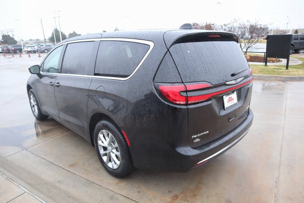 New 2026 Chrysler Pacifica Select AWD/4WD image 23