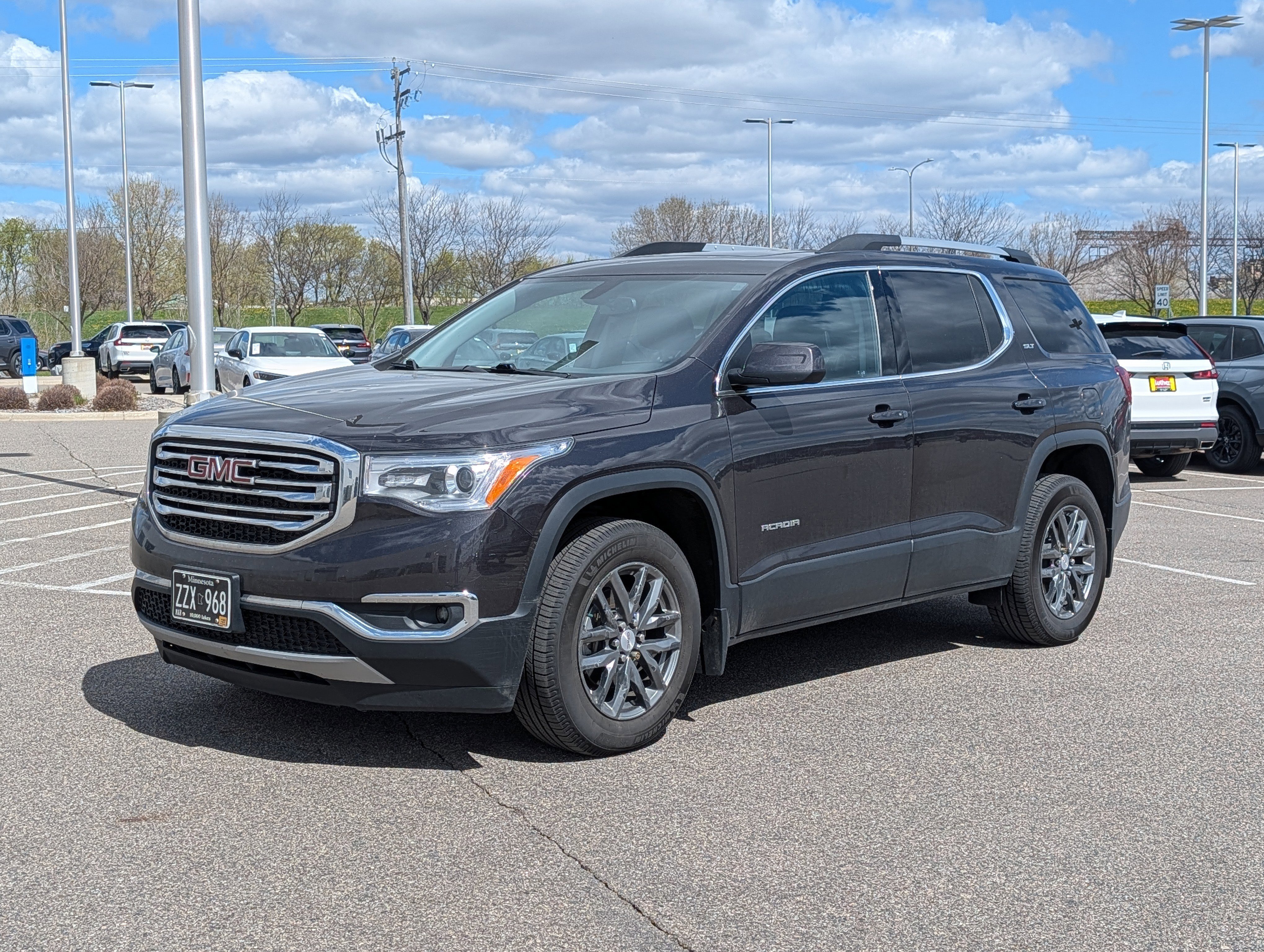 Used 2019 GMC Acadia SLT AWD/4WD image 2
