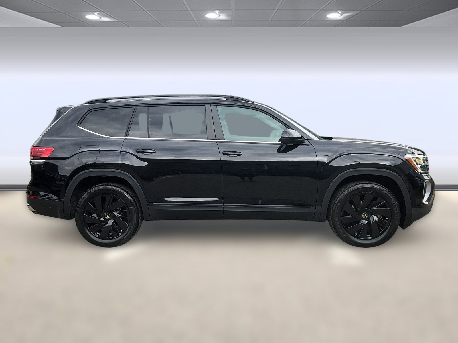 New 2026 Volkswagen Atlas SE image 2