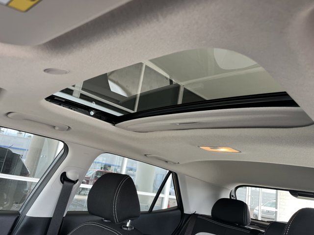 Used 2025 Hyundai Venue SEL image 12