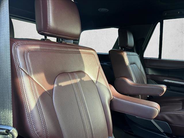 Used 2024 Ford Expedition Limited image 26