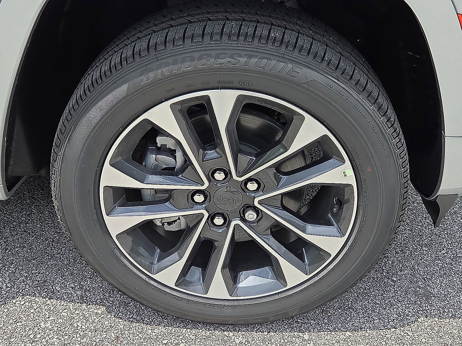 New 2025 Jeep Grand Cherokee L Overland w/ Rear Seat Video Group I image 25