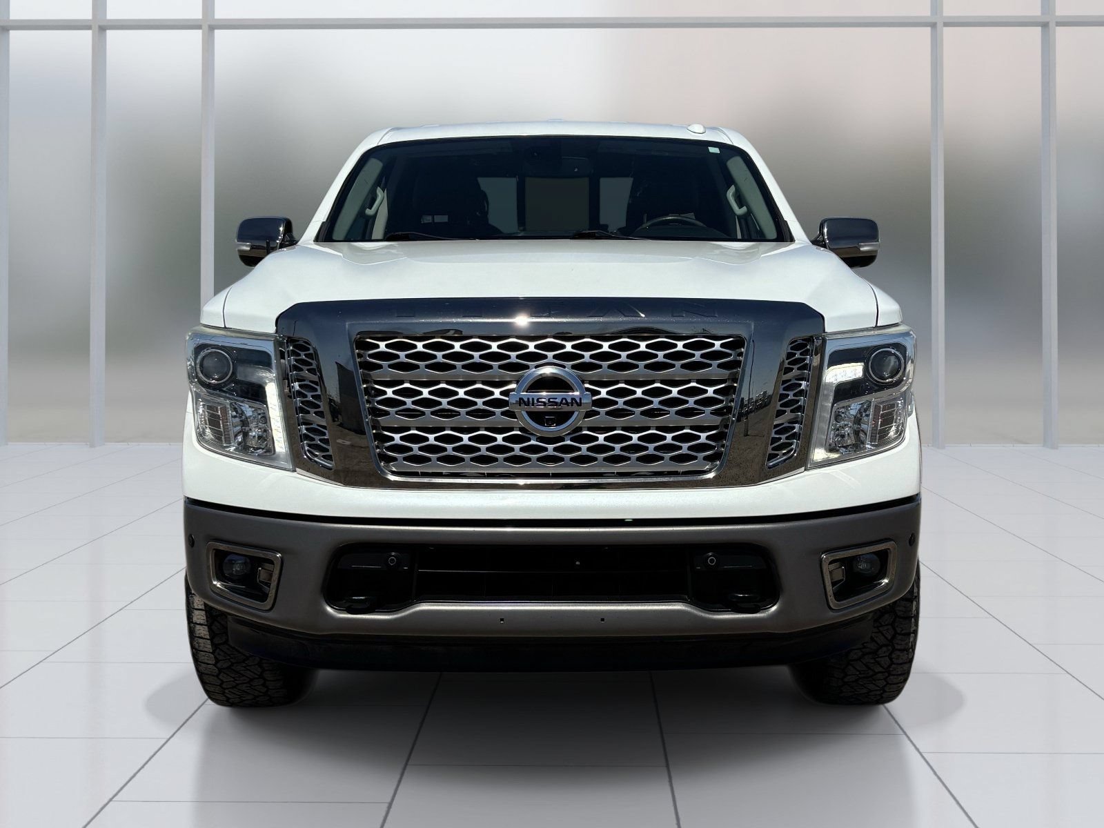 Used 2018 Nissan Titan Platinum Reserve w/ Platinum Utility Package AWD/4WD image 9