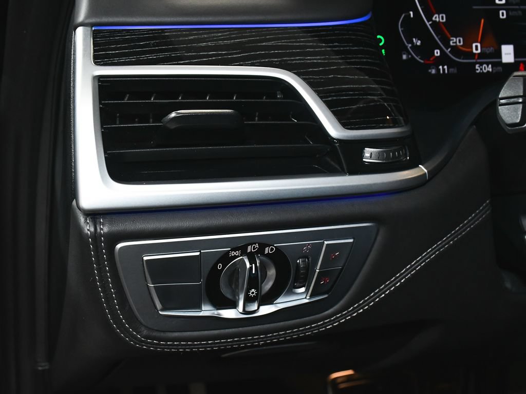 Used 2022 BMW M760i xDrive w/ Luxury Rear Seating Package AWD/4WD image 26