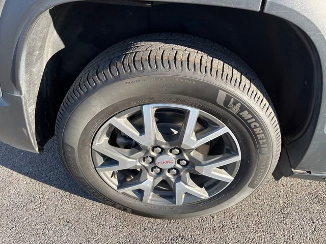 Used 2023 GMC Acadia SLE w/ Driver Convenience Package image 16