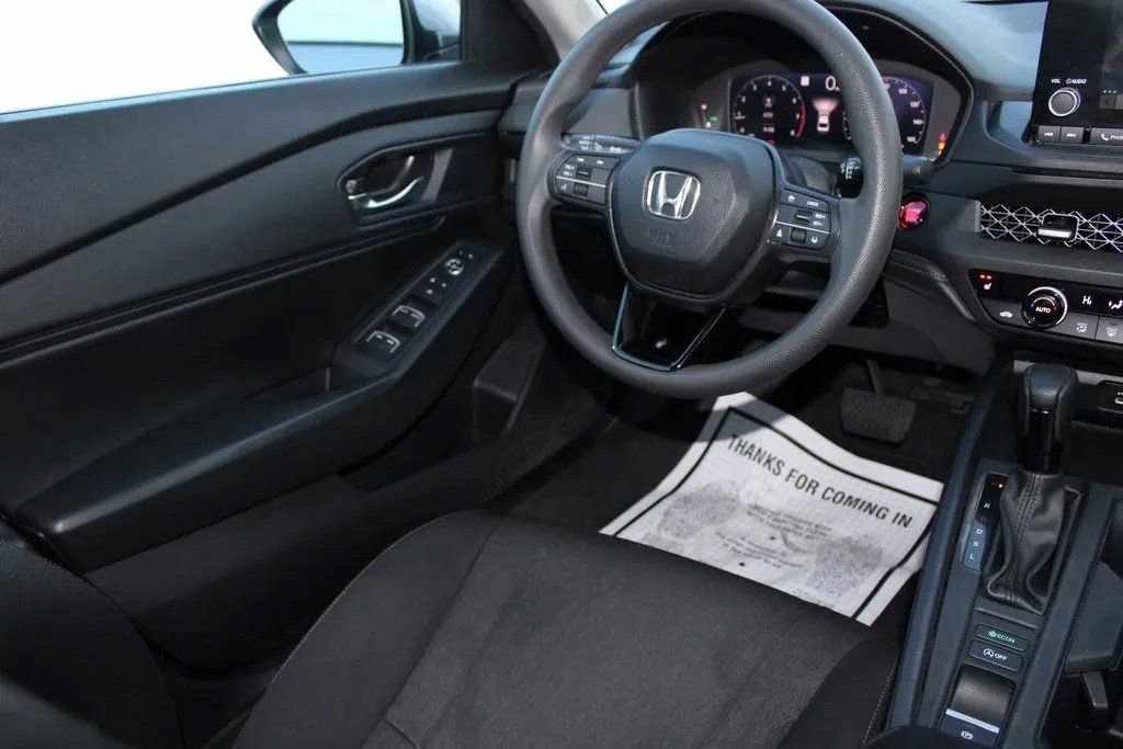 Used 2023 Honda Accord EX image 31