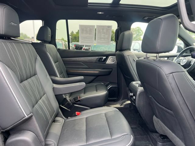 Used 2025 Buick Enclave Avenir w/ LPO, Floor Liner Package AWD/4WD image 16