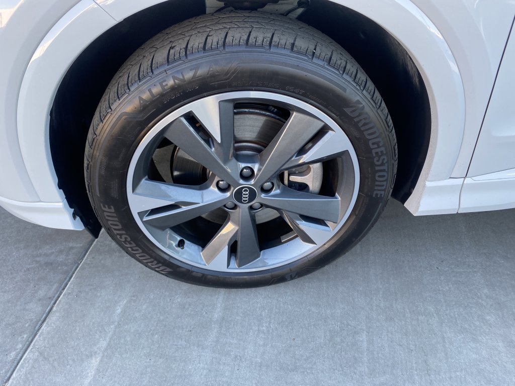 Used 2022 Audi Q4 e-tron Premium Plus image 9