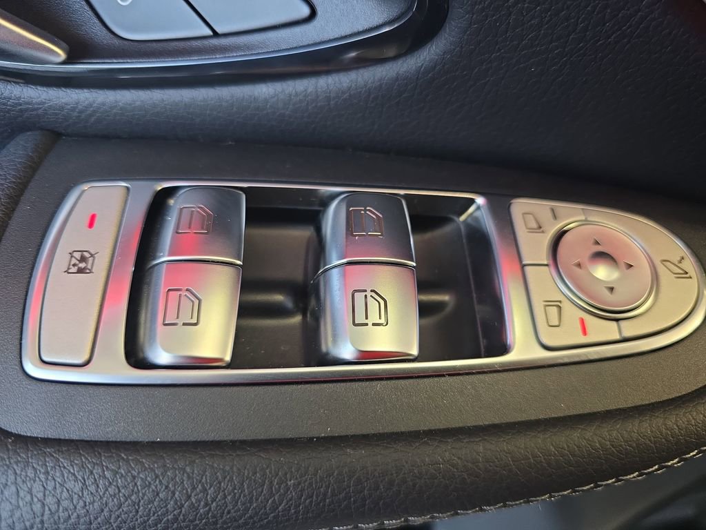 Certified 2022 Mercedes-Benz GLC 300 4MATIC image 29