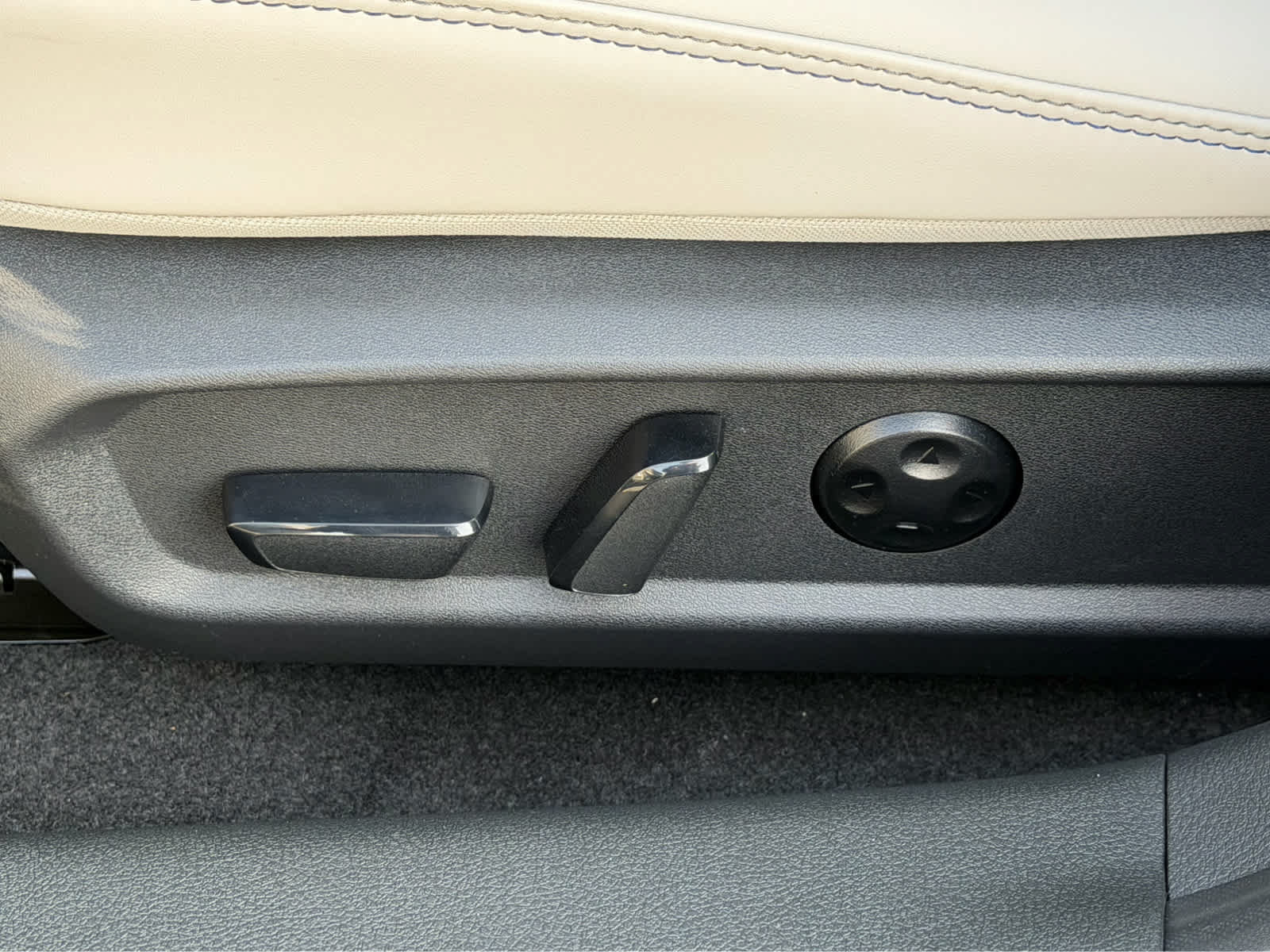New 2026 Nissan Sentra SL FWD image 24