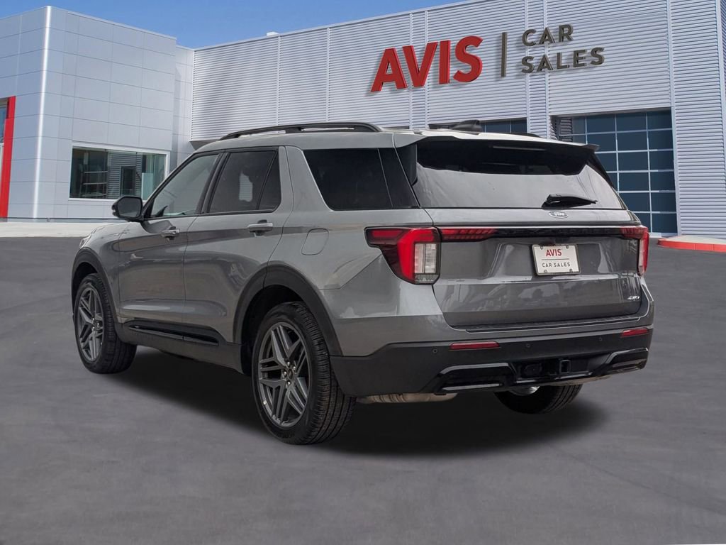 Used 2025 Ford Explorer ST-Line w/ ST-Line Street Pack image 3