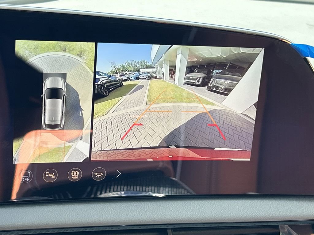 New 2026 Cadillac Optiq Luxury 2 image 22