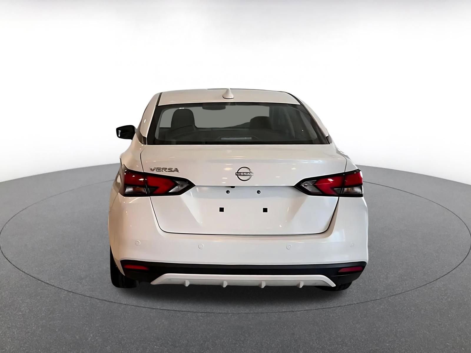 Used 2025 Nissan Versa SV image 11