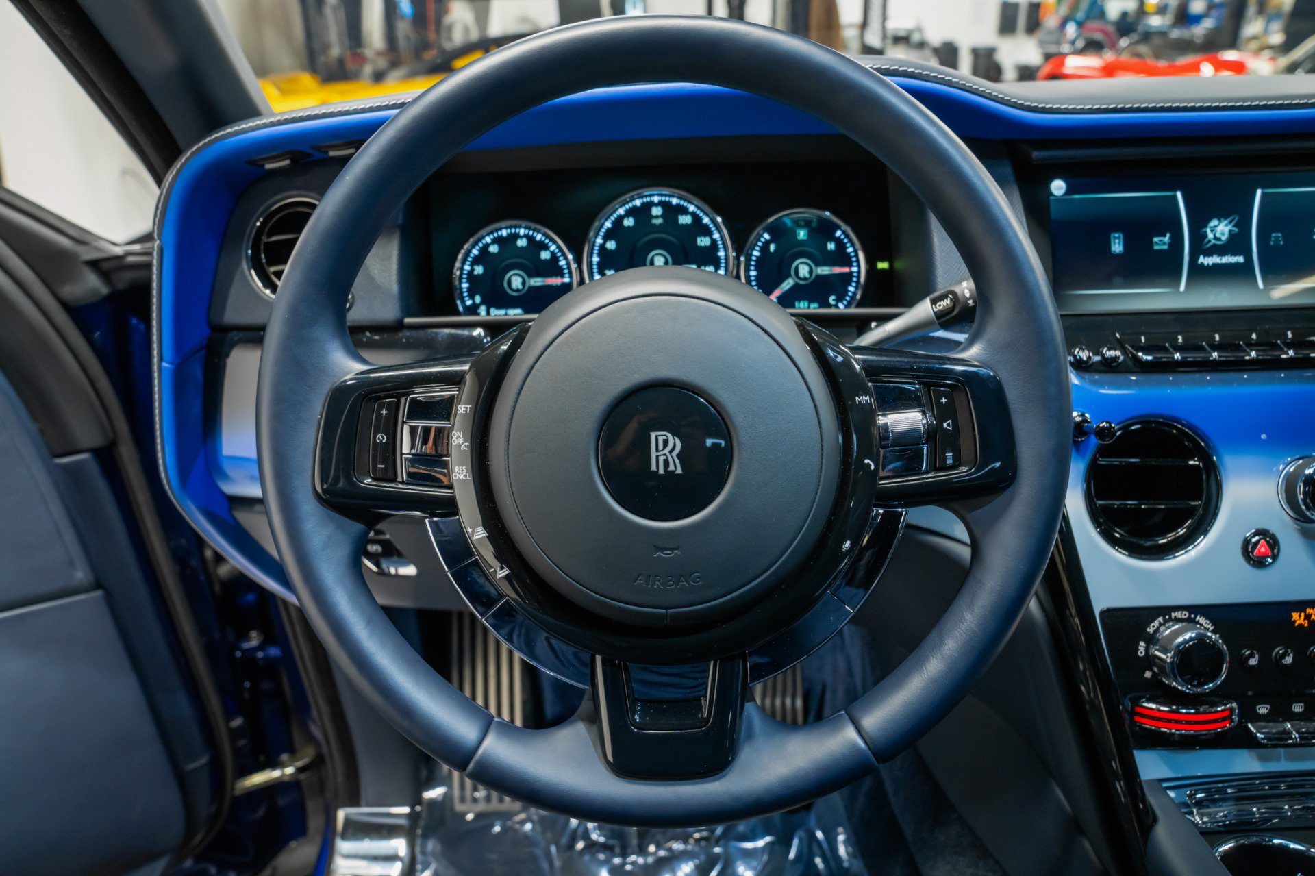 Used 2024 Rolls-Royce Cullinan Black Badge AWD/4WD image 13