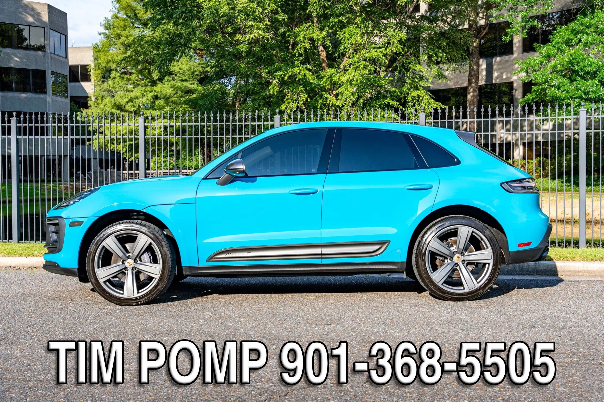 Used 2023 Porsche Macan Turbo w/ Premium Package AWD/4WD image 9
