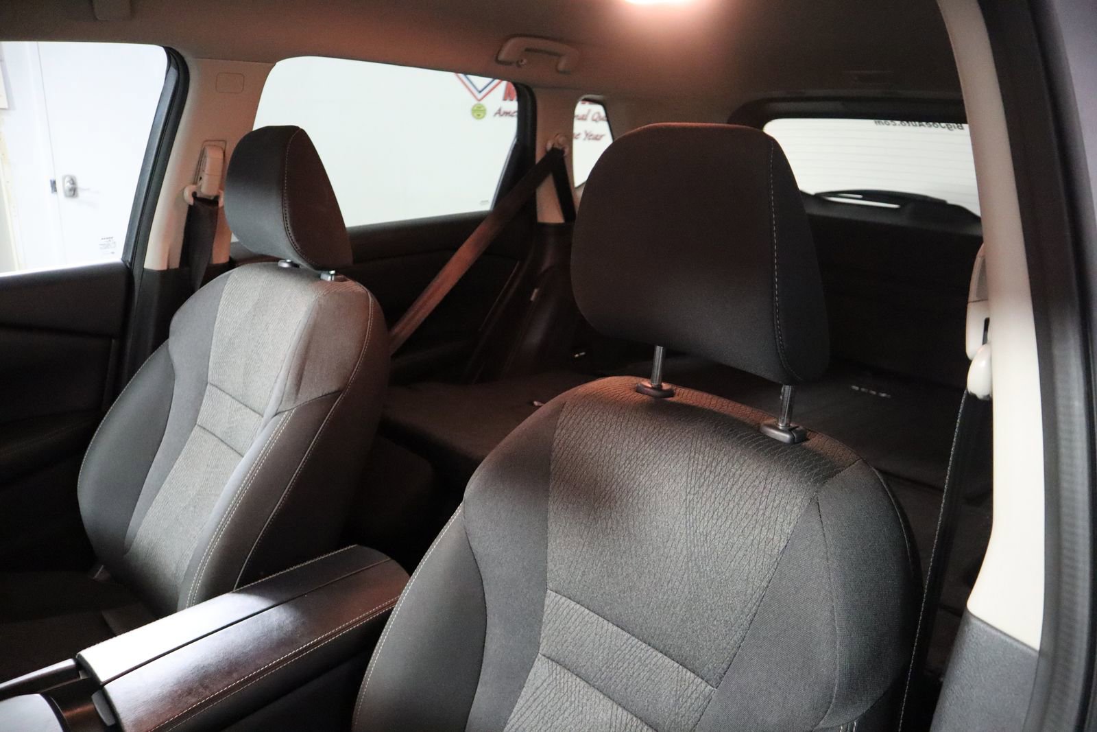 Used 2025 Nissan Rogue SV image 23