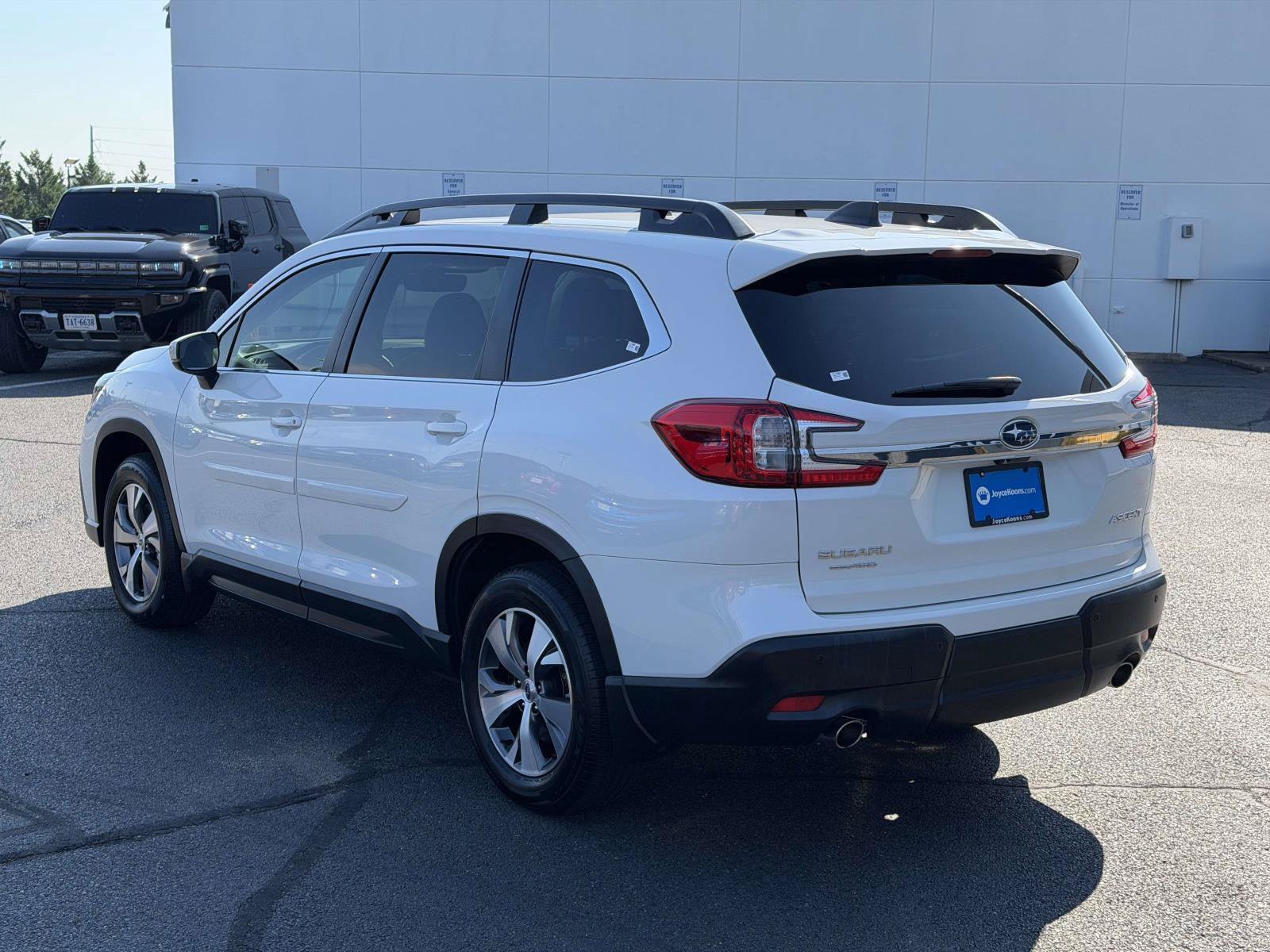 Used 2025 Subaru Ascent Premium AWD/4WD image 3