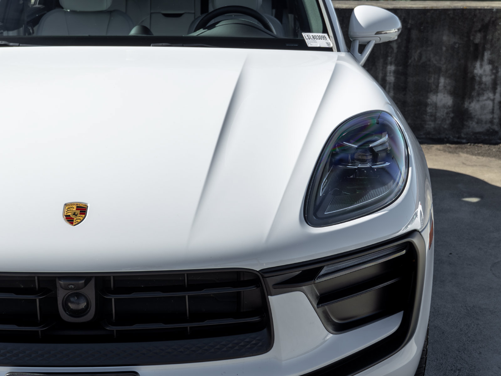 Certified 2025 Porsche Macan AWD/4WD image 15