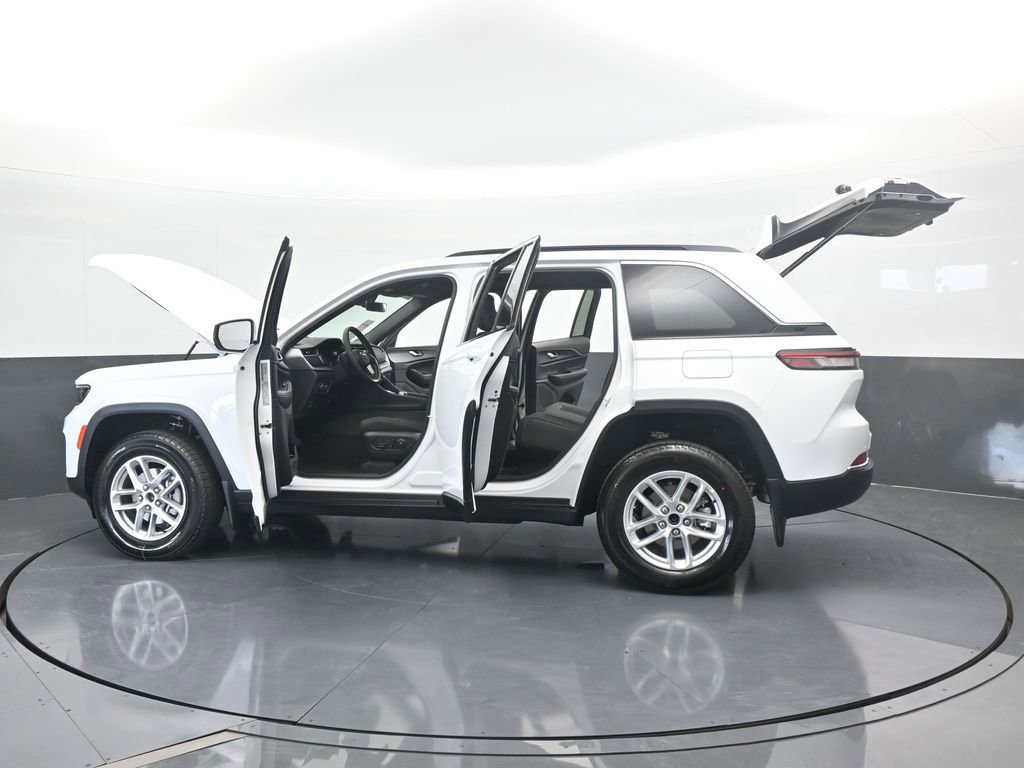 Used 2025 Jeep Grand Cherokee Laredo X RWD image 69