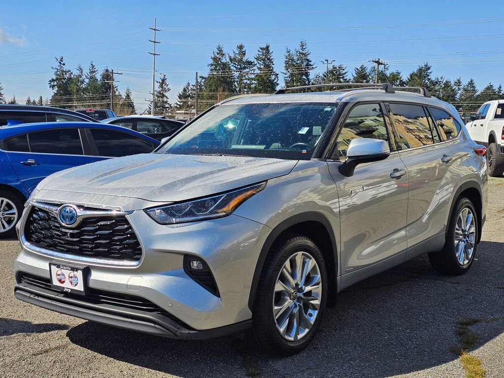 Used 2021 Toyota Highlander Limited image 3