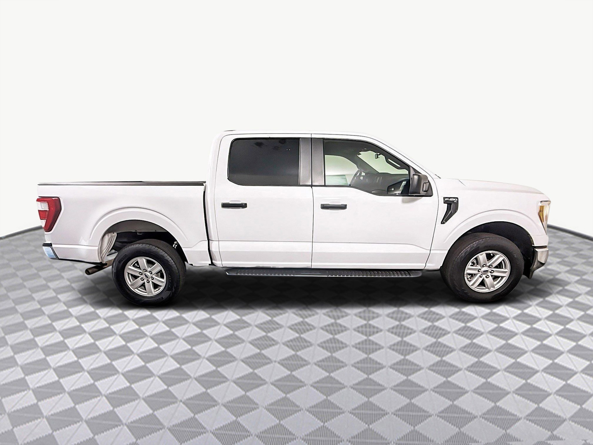 Used 2022 Ford F150 XL w/ Trailer Tow Package image 11