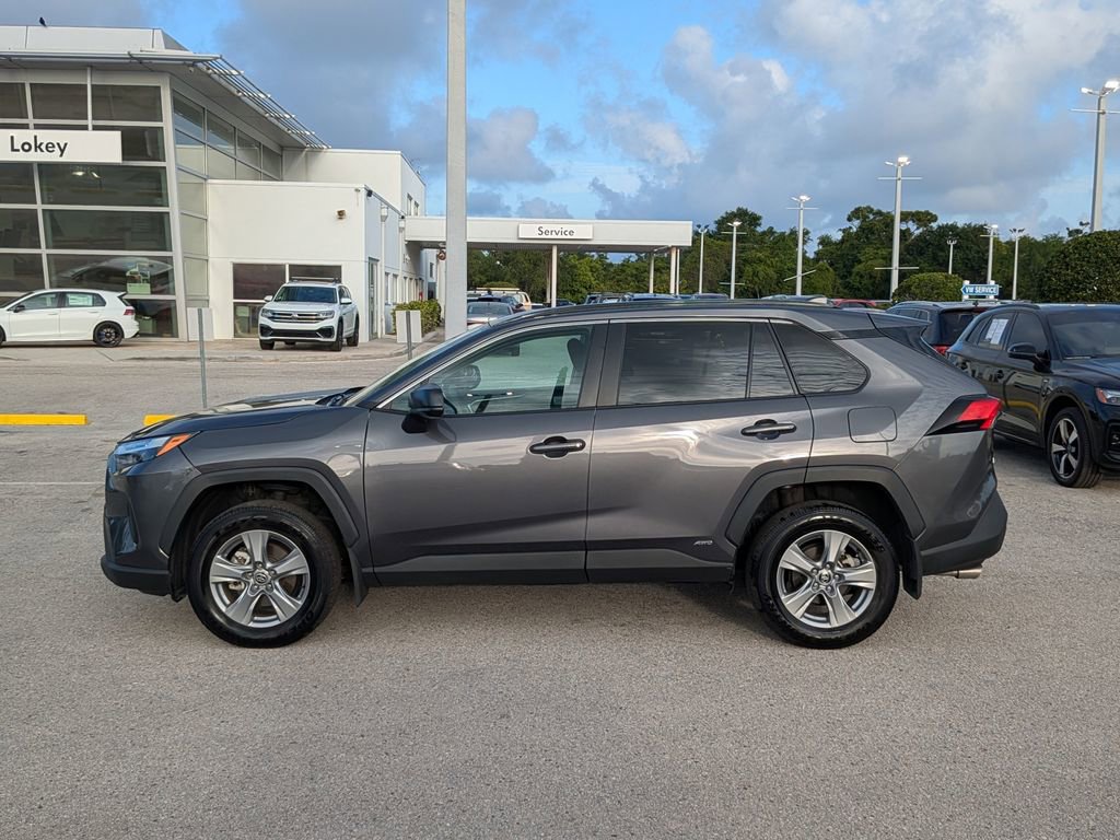 Used 2025 Toyota RAV4 LE AWD/4WD image 3