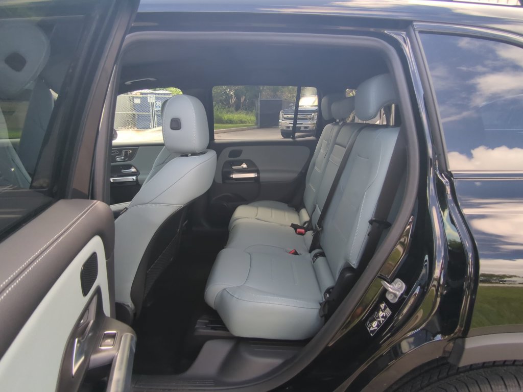 Used 2026 Mercedes-Benz GLB 250 image 5