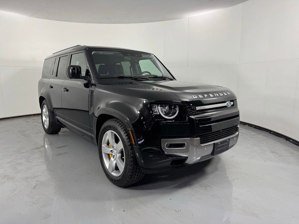 Used 2023 Land Rover Defender 130 S AWD/4WD image 4